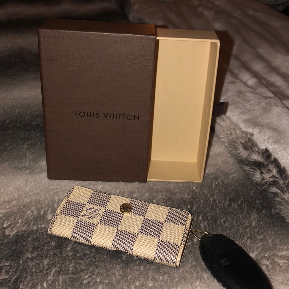 Louis Vuitton 4 key Holder